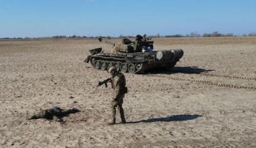 Böylesi ilk kez oluyor! Ukrayna ‘tankını getirene 10 bin dolar ödül koydu! Rus asker tankını getirip teslim etti